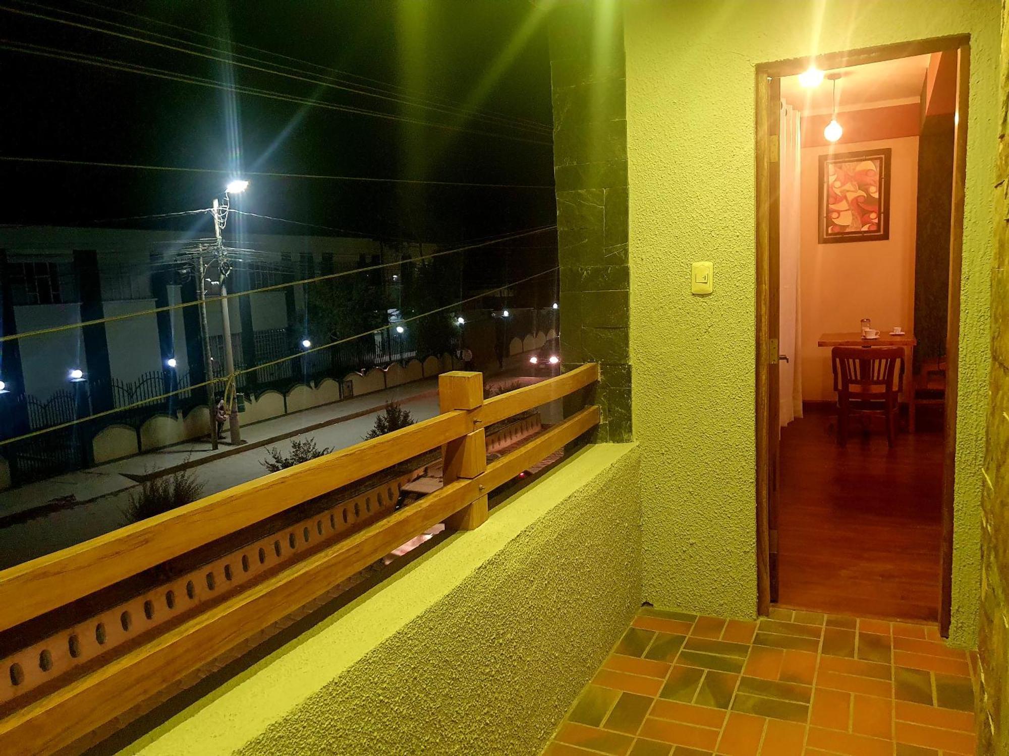 Hostal Cagnapa Restobar Uyuni Kültér fotó